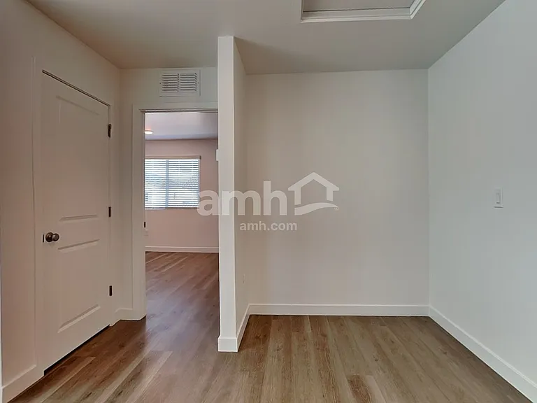 4536 S 98th Ln — Photo 9