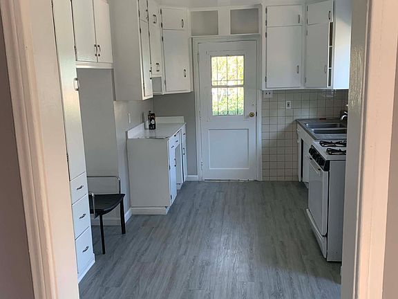 3rd image of 827 W Mabel Ave #B