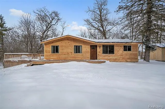 1084 Darwin Rd photo 1