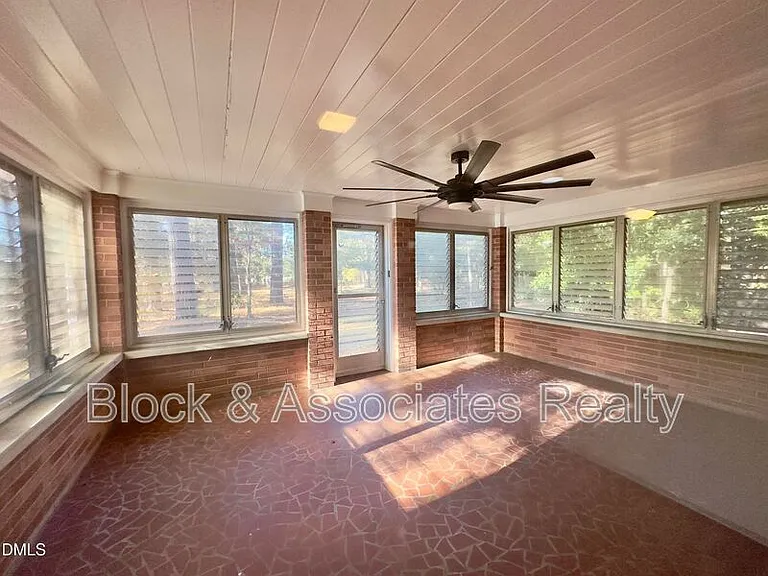 405 N Main St — Photo 5