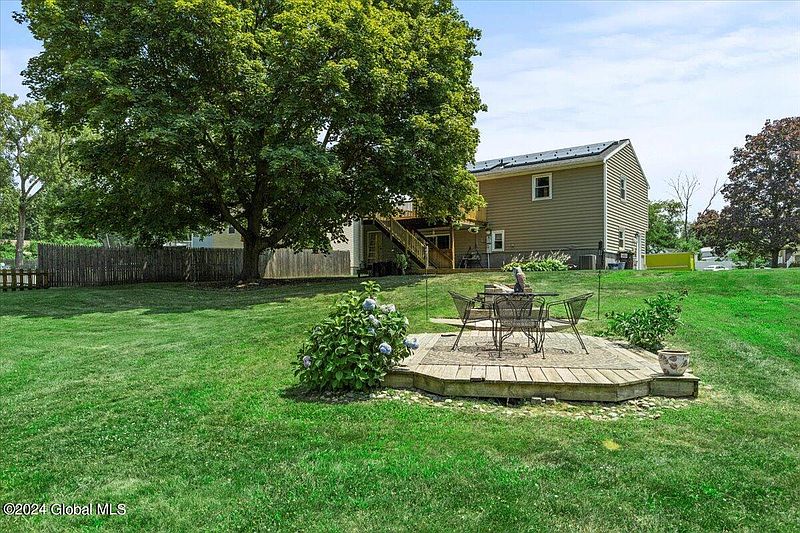 4th image of 9 Andree Court