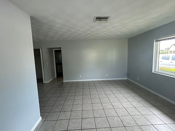 4th image of 860 NW 10th Ter APT 1
