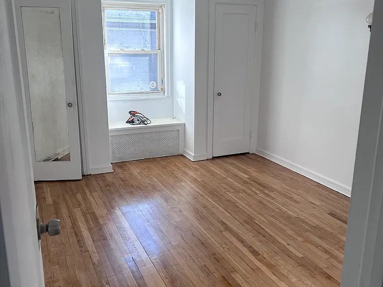 724-726 Huntington Rd #726 — Photo 6
