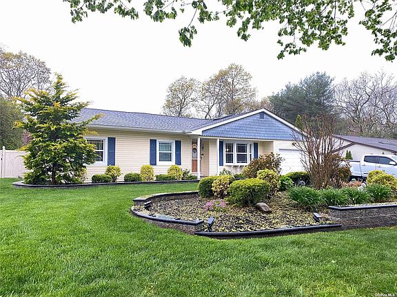 2nd image of 26 Hyde Ln