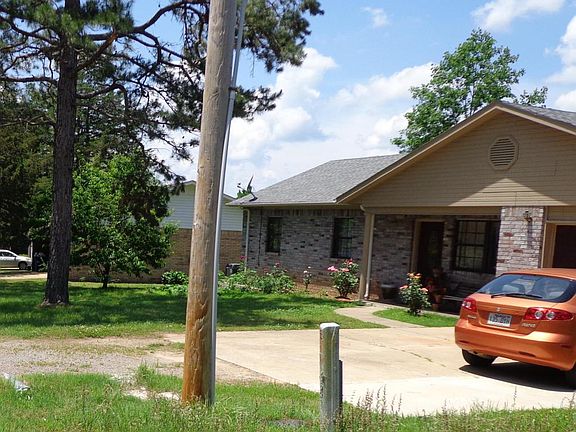 5th image of 180 Cedar Creek Dr