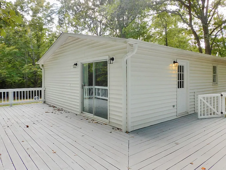 4225 Robinson Rd — Photo 30