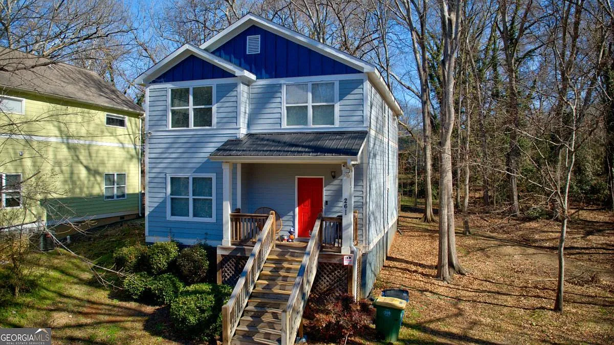 261 Arch St photo 1