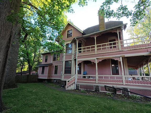 2nd image of 50 Lake St
