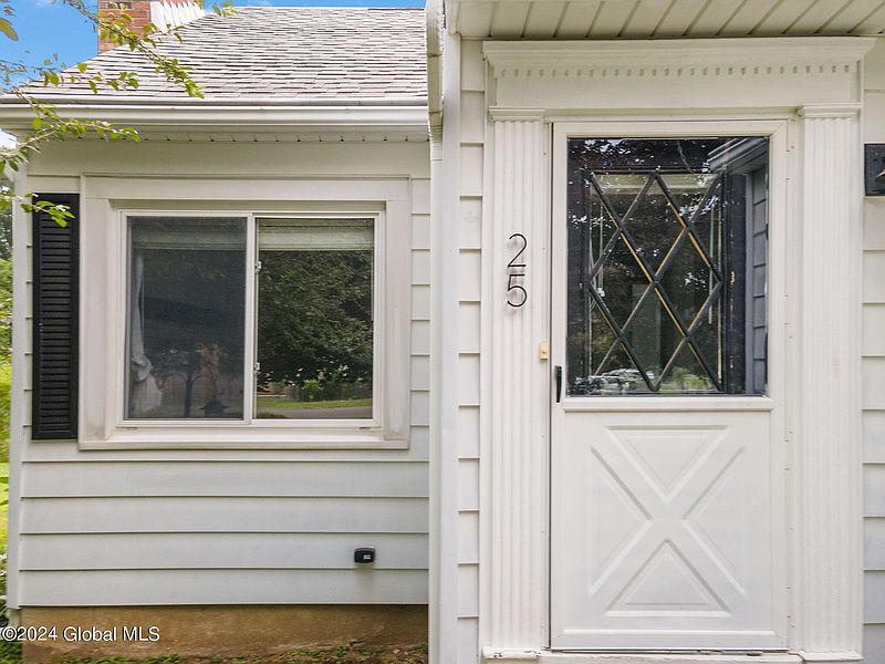 3rd image of 25 Woodside Drive