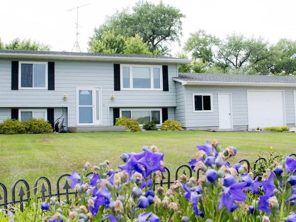 383 35th St NE, Northwood, ND 58267