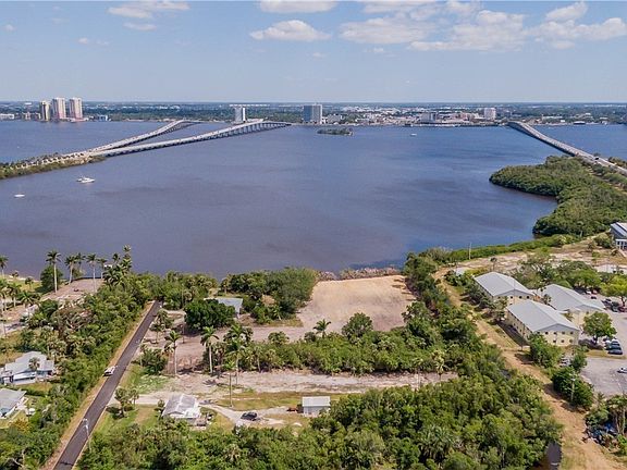 5th image of 1059 River Rd