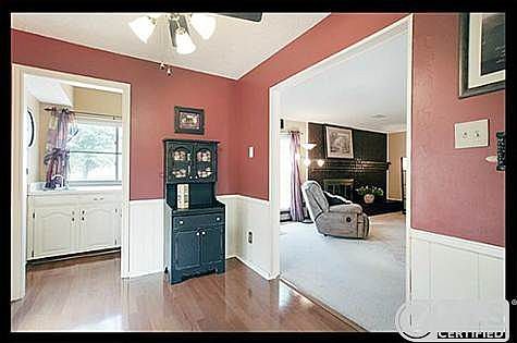 5th image of 1009 Bridle Dr