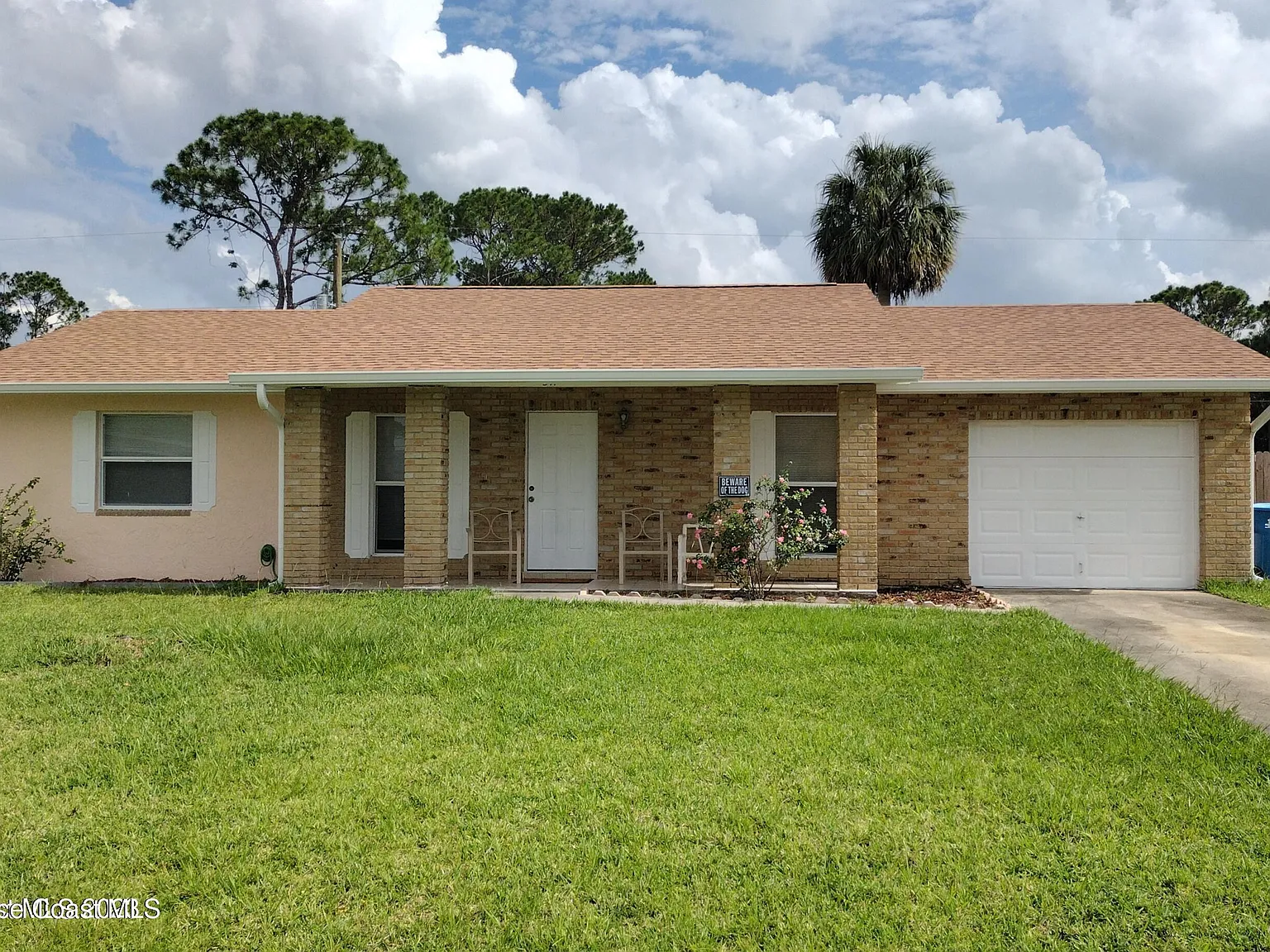 3 bed, 2.0 bath, 1204 sqft, $1,900 — Photo 1