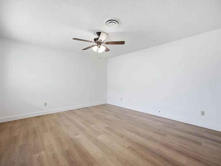 4709 Pinecastle Ave — Photo 25
