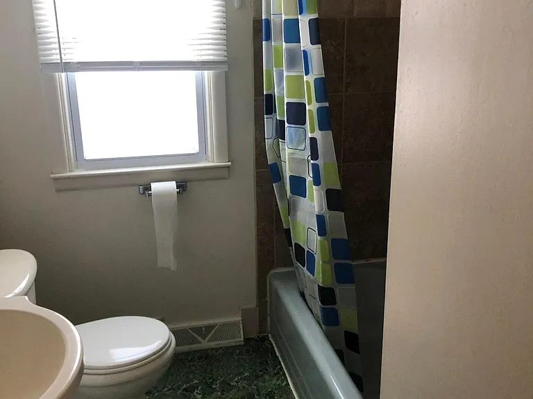 1249 Eastern Pl NE — Photo 21