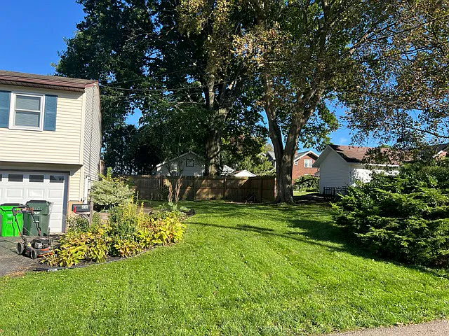 3 bed, 1.5 bath, 1440 sqft, $1,750 — Photo 2