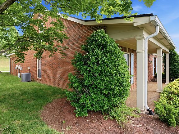 3rd image of 1305 Brentwood Pt