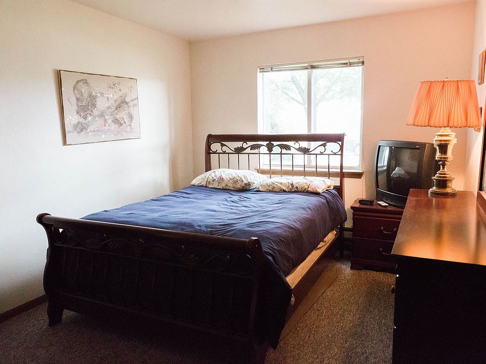 2909 Woodlane Dr Janesville WI Zillow