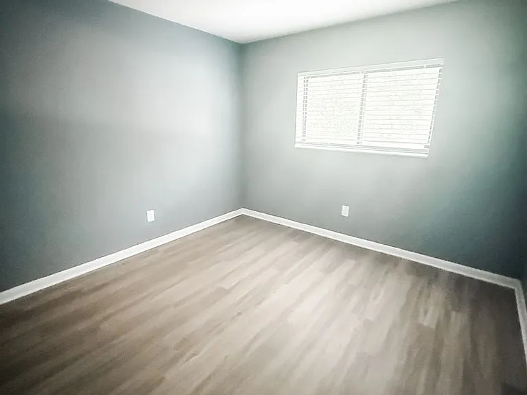 4431 Holly Tree Rd — Photo 2