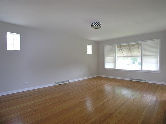 4th image of 4850 N Newcastle Ave