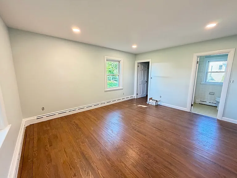 343 Bay Rd — Photo 18