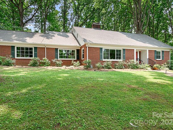 2nd image of 329 N Oakwood Dr