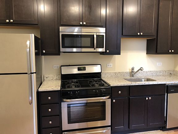 3rd image of 3119 W Lawrence Ave #1W