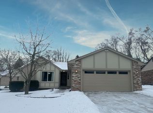 2370 Norton Rd, Rochester Hills, MI 48307