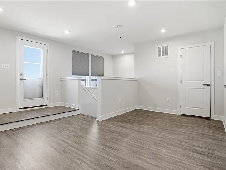 4702 Towne Park Rd — Photo 32