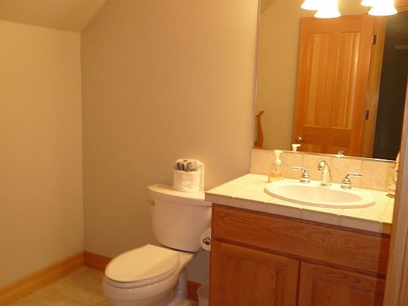 Bonus Room 1/2 bath
