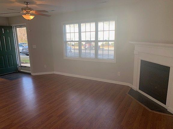 3rd image of 1205 Cross Creek Cir APT B2