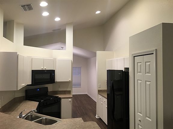 4th image of 6512 Summer Cove Dr
