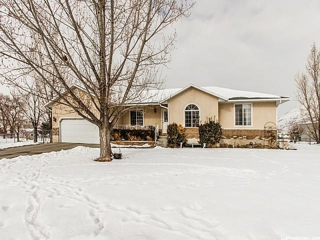 1st image of 1821 E Stoney Mountain Dr