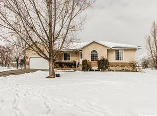 1821 E Stoney Mountain Dr, Lake Point, UT 84074