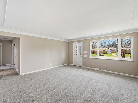 4th image of 6683 Greentree Dr