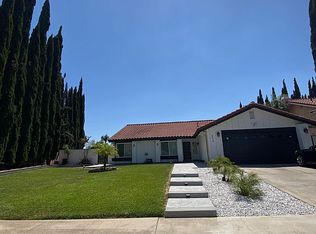 224 Coral Tree Dr, Rialto, CA 92377