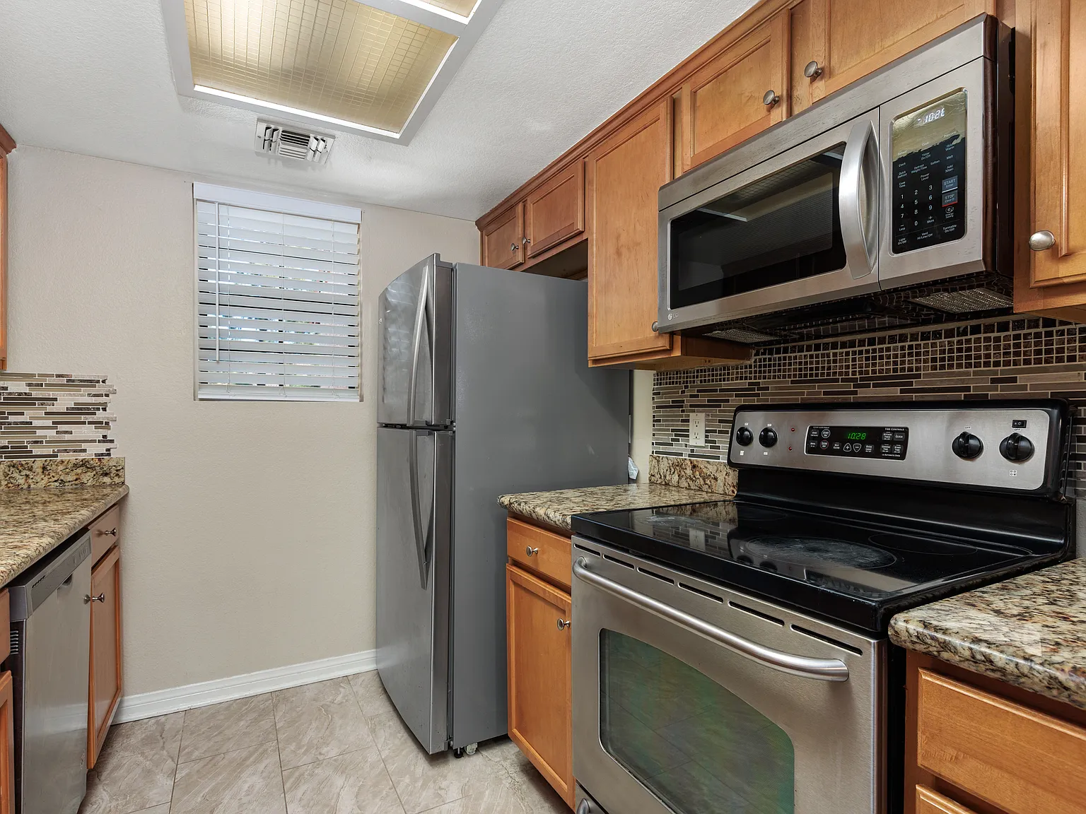 12051 Alta Carmel Ct — Photo 3