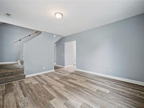 5th image of 620 Delaware Ave