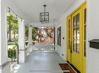 1023 S Pickwick Ave, Springfield, MO 65804