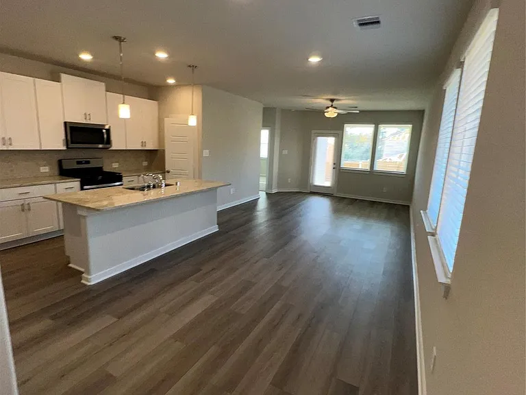1709 Cayden Oak Ln — Photo 10