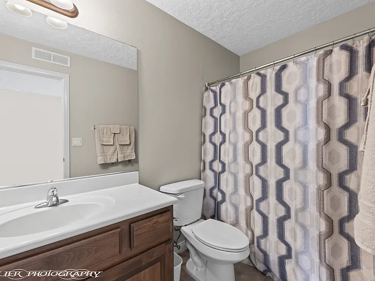 241 Palmer Ln — Photo 21
