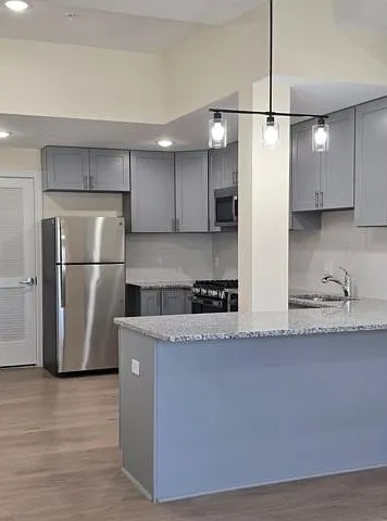 512 Kearny Ave #202 — Photo 5
