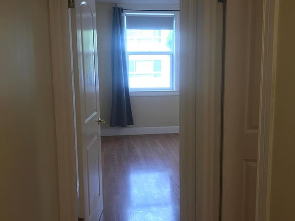 4th image of 3027 22nd St APT 2