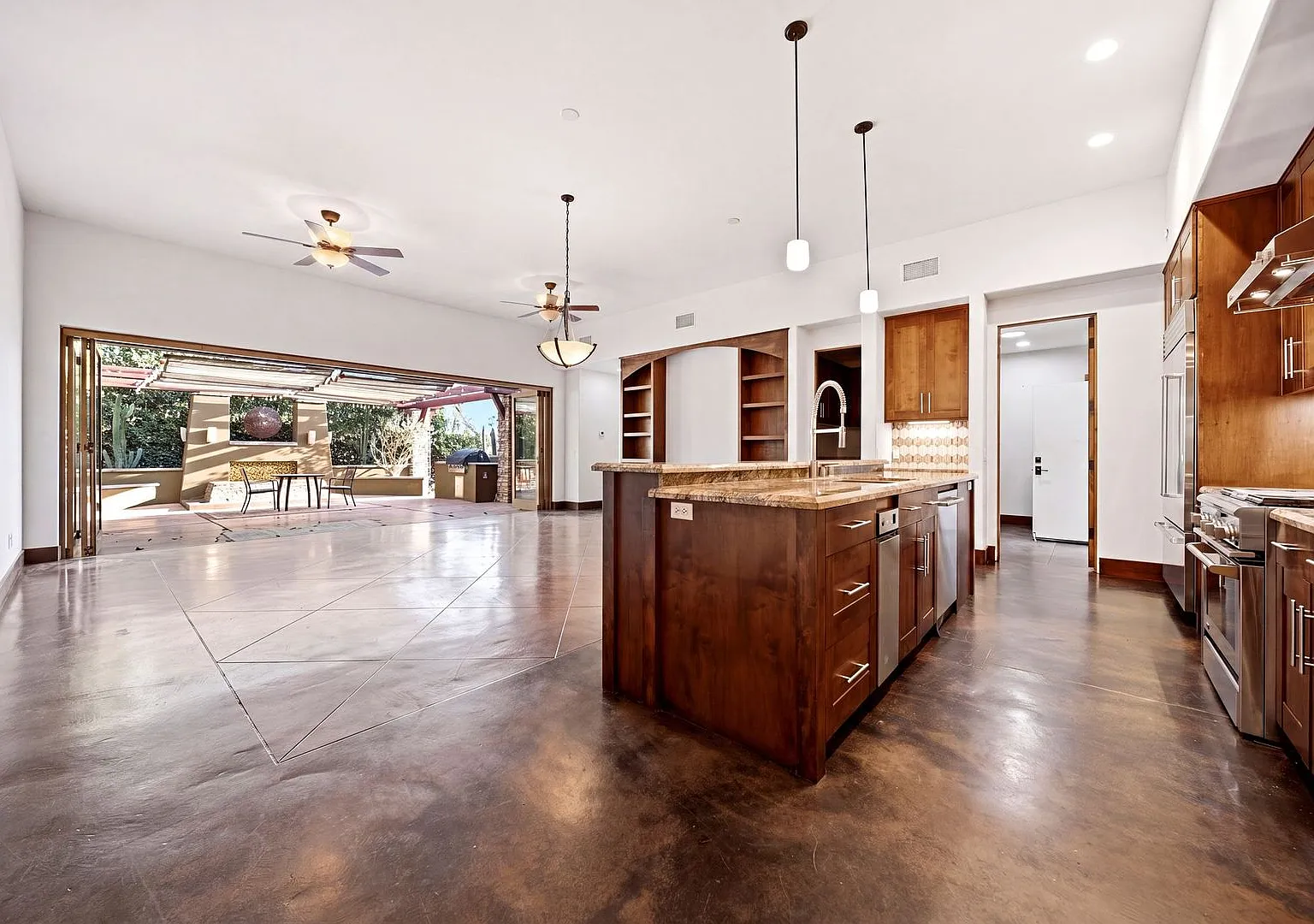 Single story Home 4 Bedroom 3 Bathroom Home in the sought after neighborhood Solana Beach! — Photo 1