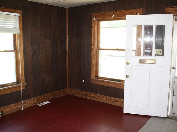 3rd image of 817 N 7th St