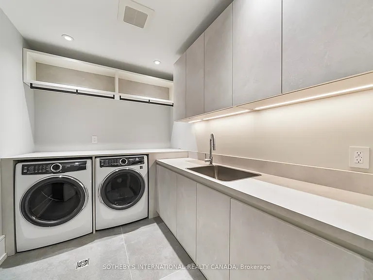 734 Avenue Rd — Photo 37