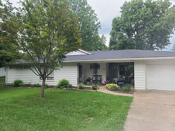 2nd image of 720 Sheridan Dr
