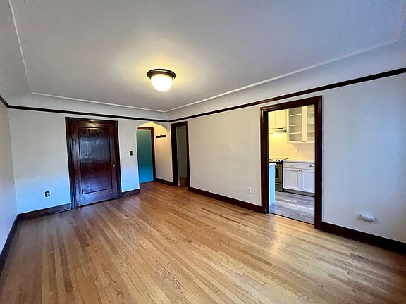 5th image of 1631 16th Ave Unit 220