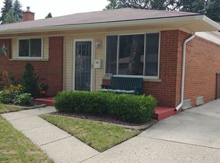 28135 Cunningham Dr, Warren, MI 48092