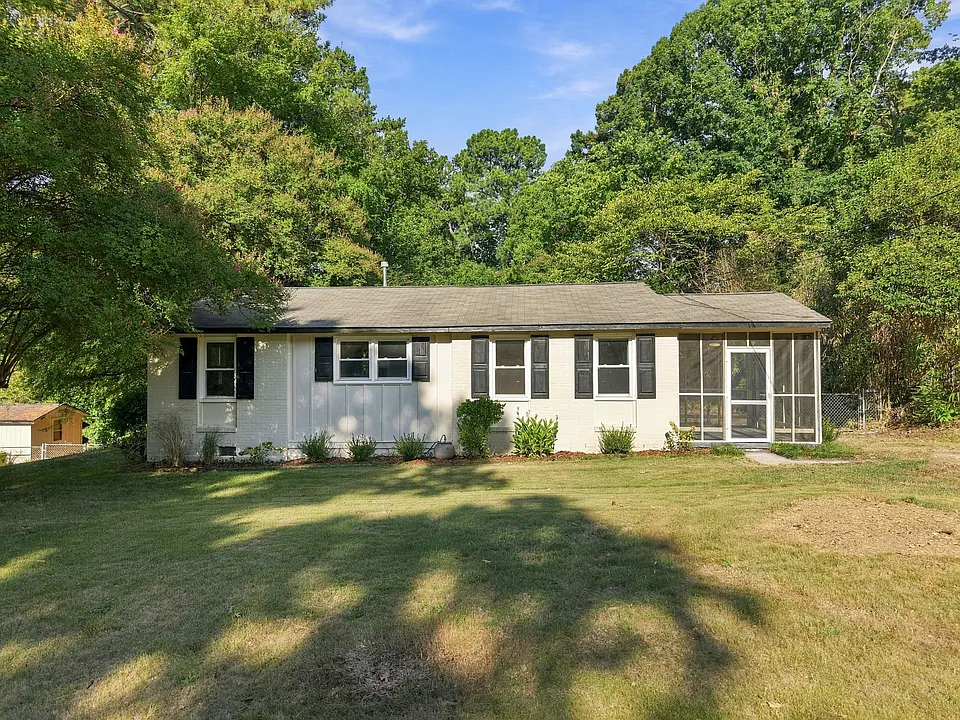 3405 Apache Dr